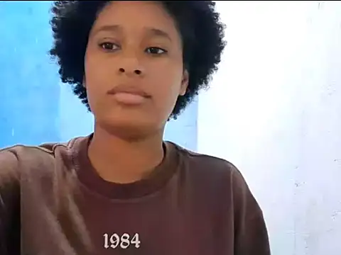 MadelynStamant Adlı Modelin Canlı XXX Sohbeti