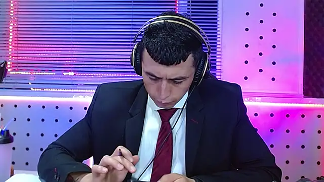 Godofcumxxx élő XXX-chatje