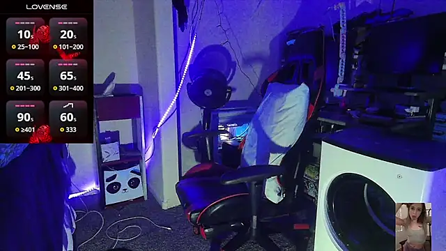 Blondiewithanass' Live XXX Chat