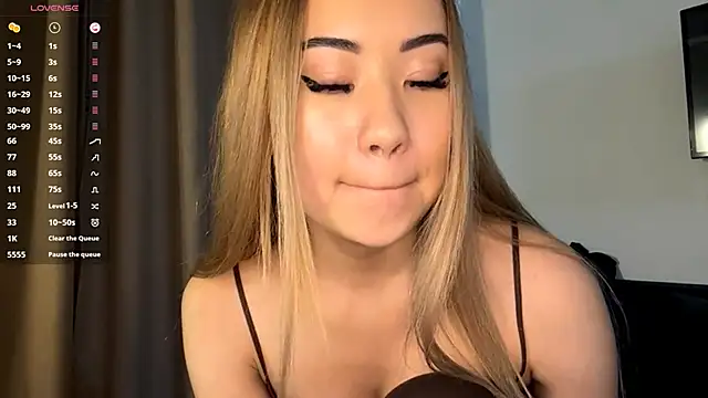 Ur_neighbor_Kira Live XXX-chat