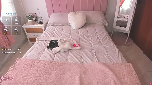 whitneyhot's Live XXX Chat