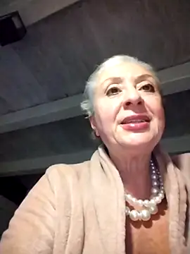 XXX chat uživo modela divinaerotica