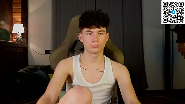 Cute_Mike Adlı Modelin Canlı XXX Sohbeti