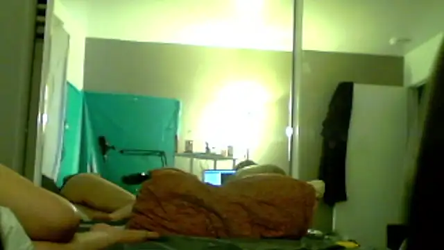 DizzyGirth Pertunjukan Webcam