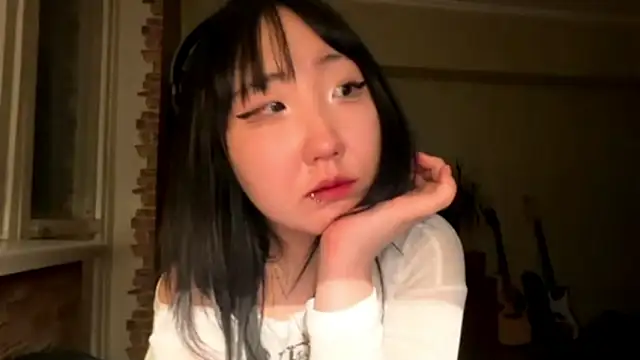 Yunananaa Live XXX-chat