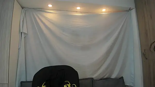 Chatroom XXX en direct de Mhelanny2