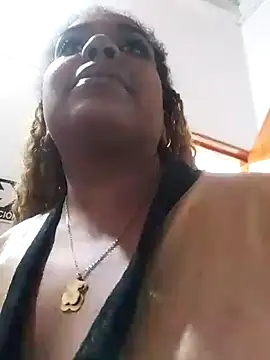 ELLA_KELLY Adlı Modelin Canlı XXX Sohbeti