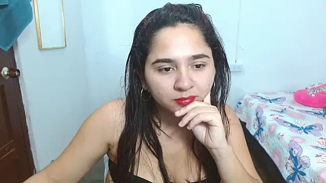 Thalian Adlı Modelin Web Kamerası Şovu