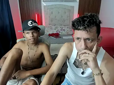 juan_and_luke's Live XXX Chat