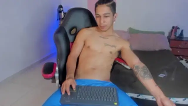 sophieandmarkls Chat XXX in diretta