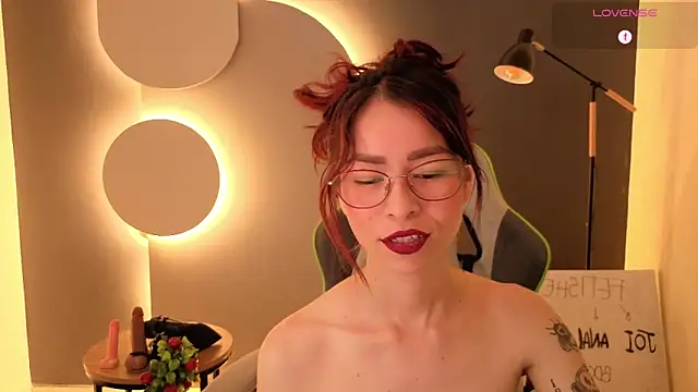 Chat +18 de rosse_98_ ao vivo