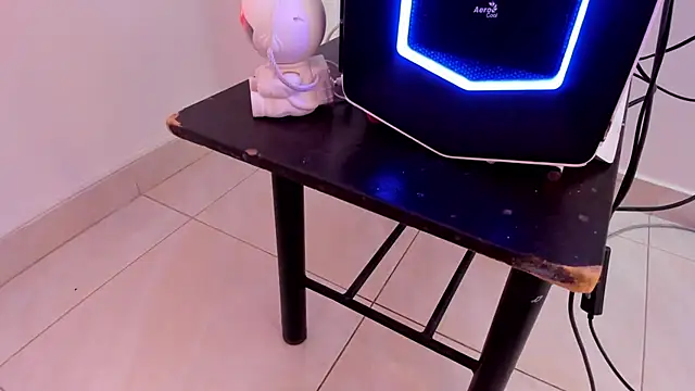 ameliefederline11 Adlı Modelin Canlı XXX Sohbeti