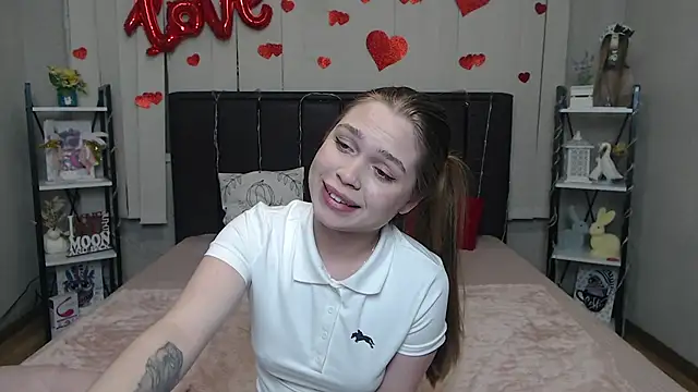 LaraPika Adlı Modelin Canlı XXX Sohbeti