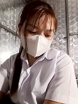 nat-tri élő XXX-chatje