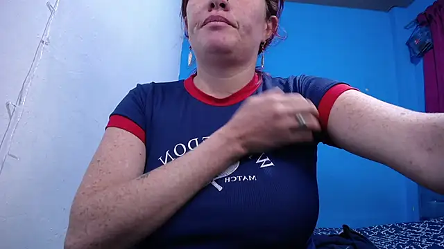 Chat +18 de Carolinhe ao vivo