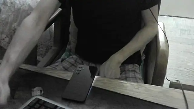 FiSTALiTY: διαδικτυακό σόου στην κάμερα