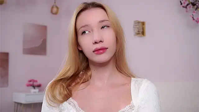 SunnivaCovilのライブXXXチャット