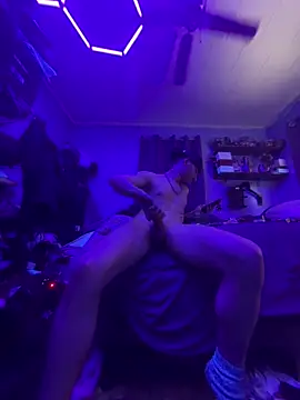 XXX chat uživo modela Cloudd_Kingg_Iceyyy