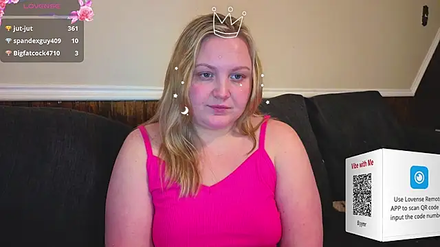 PhatAssBlond Show in webcam