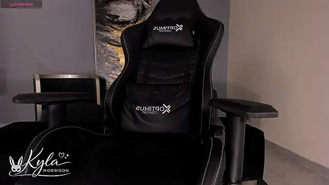 XXX chat uživo modela KylaMorrison