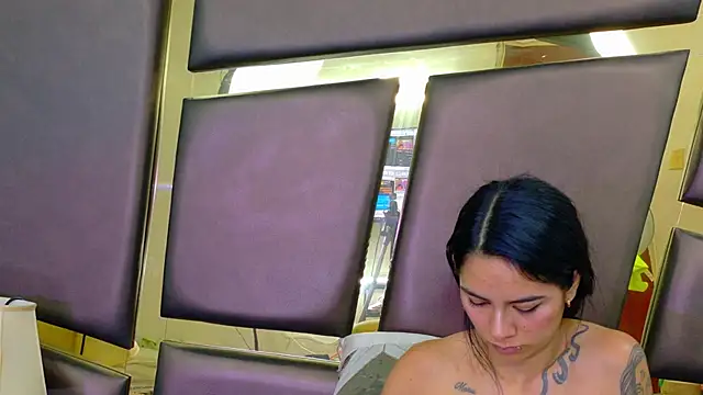 Chat +18 de NicoleEsposito ao vivo