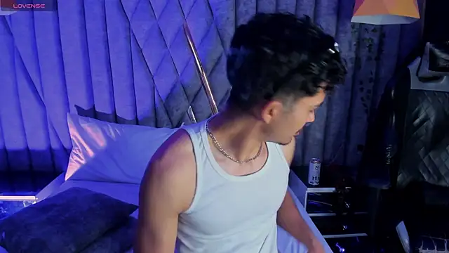 Chatroom XXX en direct de NicolaiKarav