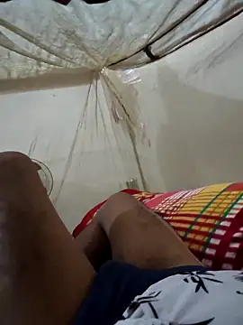 PIG_FUCKER_DADDY 即時 XXX 聊天