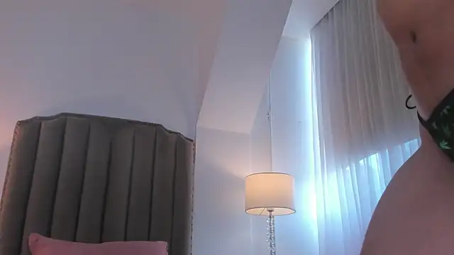 Chat +18 de Emma_Torres__ ao vivo