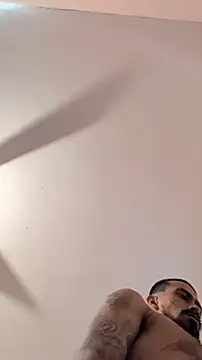 Pokazy przed kamerką – Cnutt310