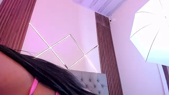 Anyeliin_miller Show in webcam