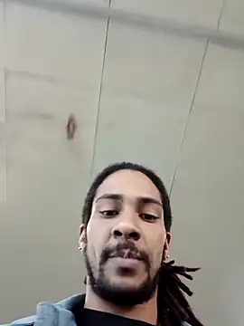 Mikaaa97 现场XXX聊天