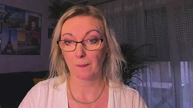 vanessa_chat: διαδικτυακό σόου στην κάμερα