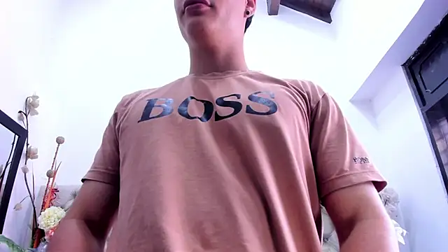 BenitoSaenz Adlı Modelin Canlı XXX Sohbeti