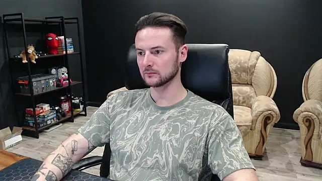 MihasikD Show in webcam