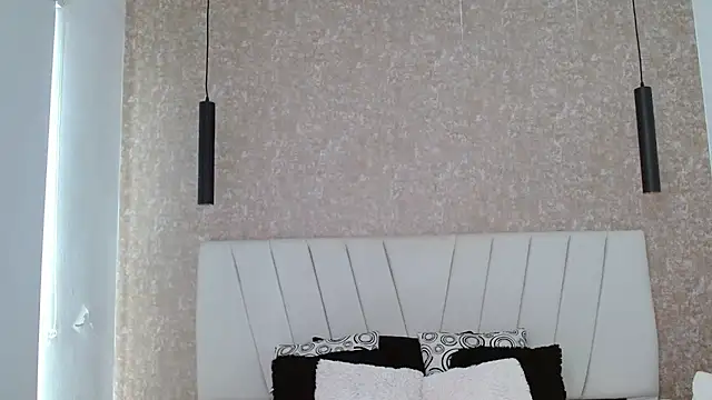 AliceSmity_ Adlı Modelin Canlı XXX Sohbeti