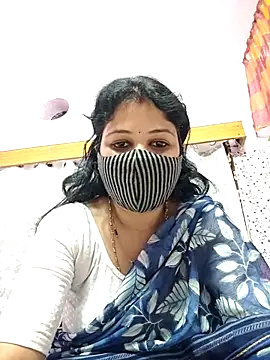 Priyaji7575 Webcam Show