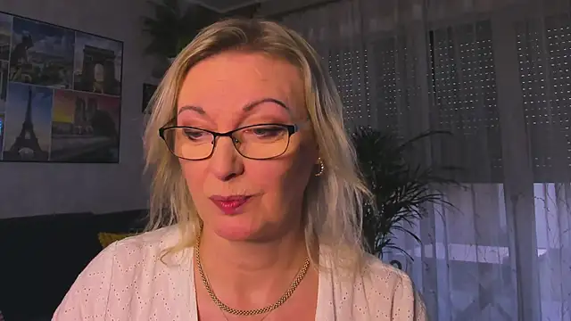 XXX chat uživo modela vanessa_chat