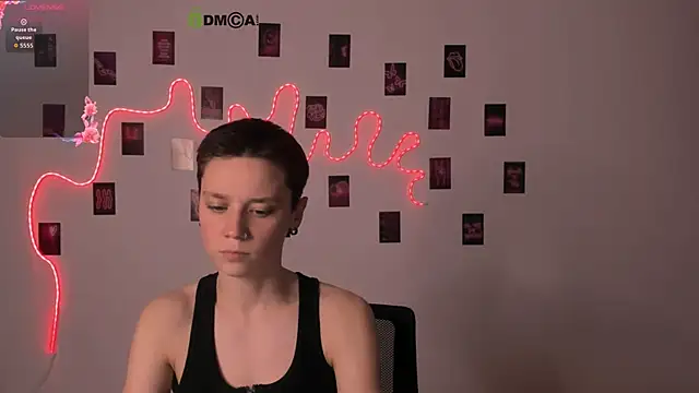 emi_fade's Live XXX Chat