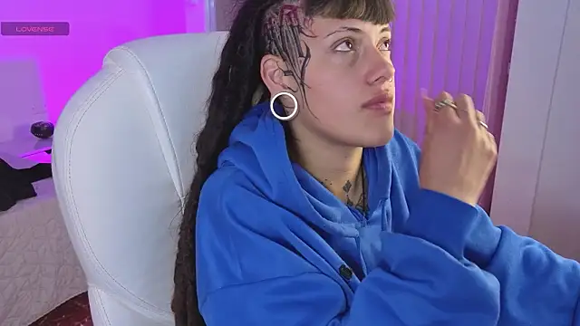 _sharlotte777のライブXXXチャット