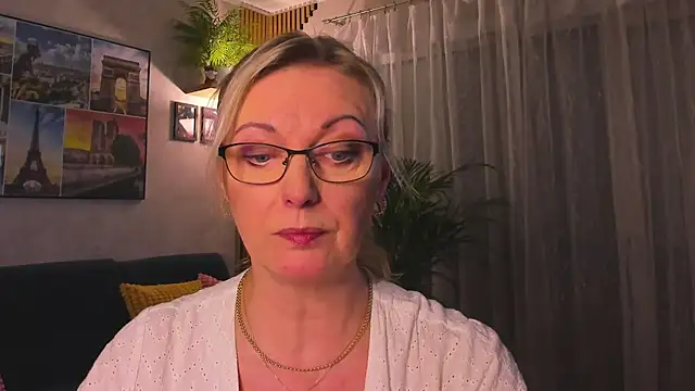 Pokazy przed kamerką – vanessa_chat