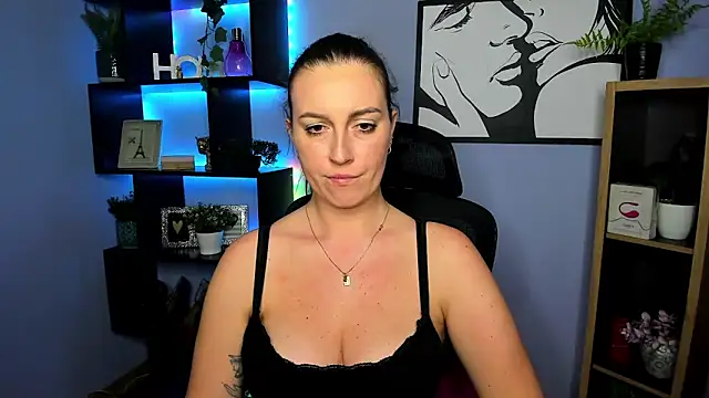 XXX chat uživo modela FUN_AMI