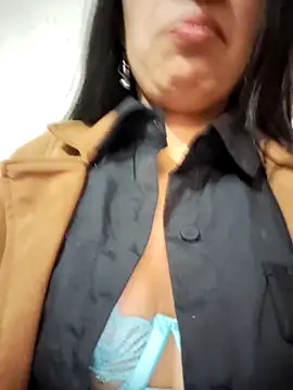 Chat +18 de Astrid-- ao vivo