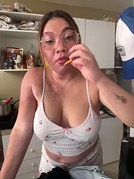 WHITEWOMEN_2's Live XXX Chat