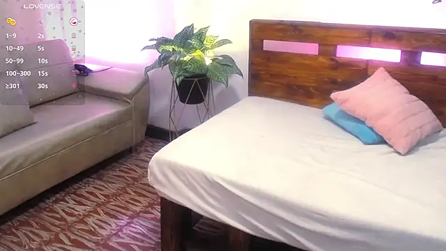 Yeseniaa25_n Live XXX chat