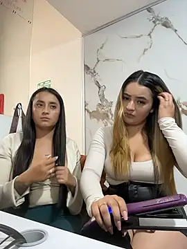 Živý XXX chat Antonella_Julieta