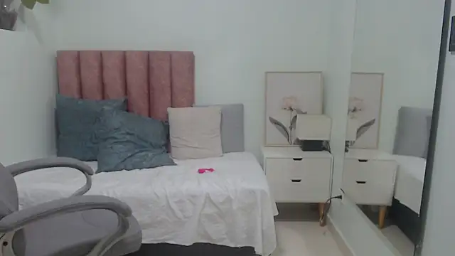 sophia_hadidn Live XXX chat