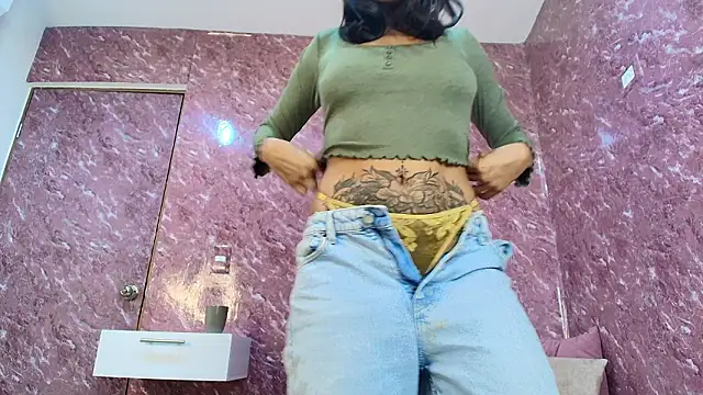 XXX chat uživo modela JuliKim_