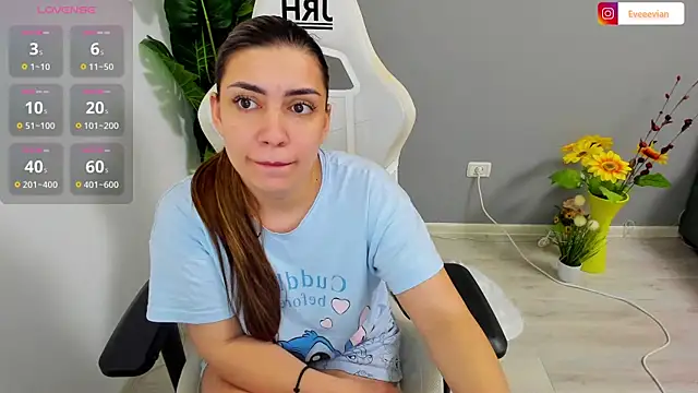 XXX chat uživo modela EveEvian