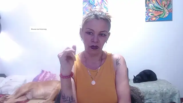 XXX chat uživo modela electra-mommy