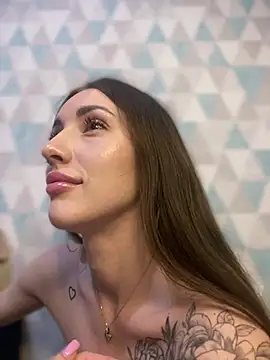 MelaniePavola-: онлайн-секс-чат